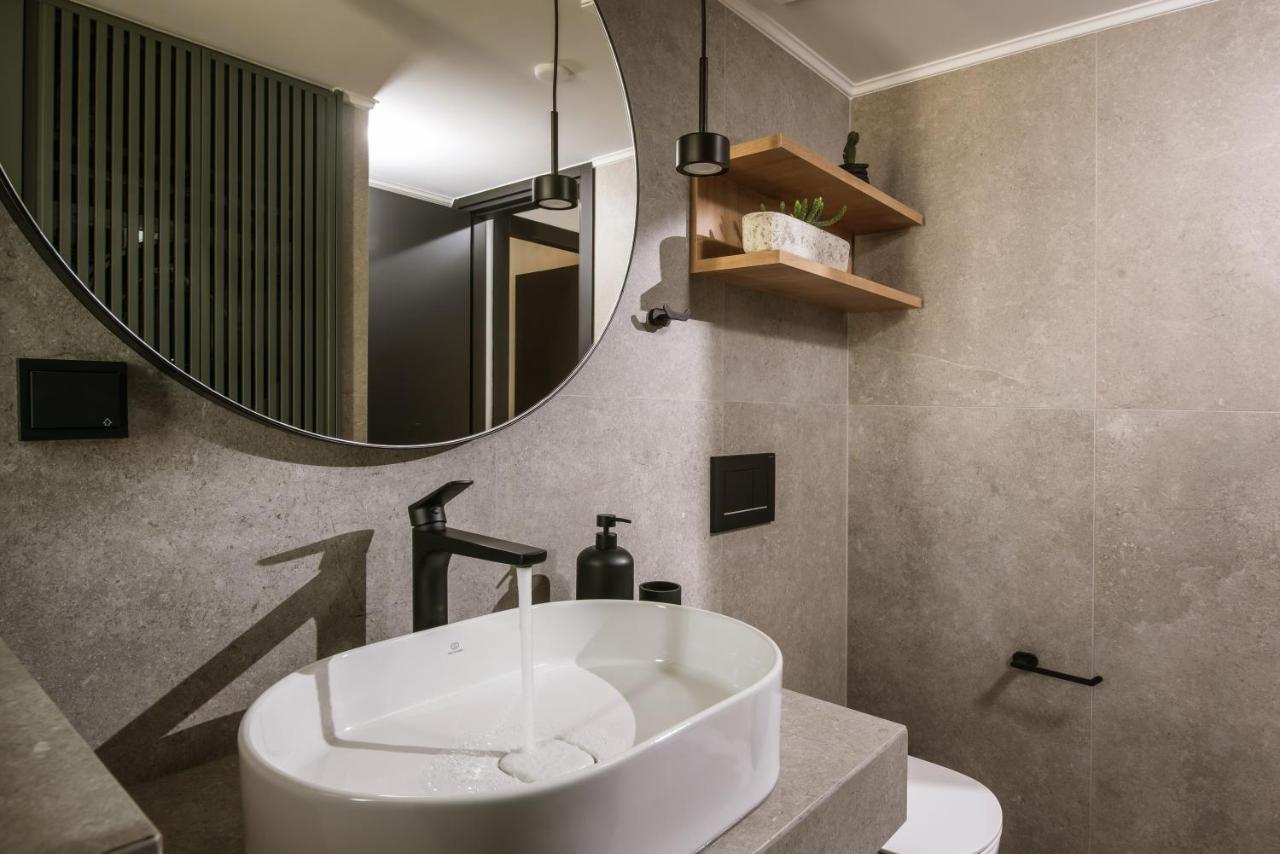 Relaxo Collection Luxury Suites In The Heart Of Heraklion Exteriör bild